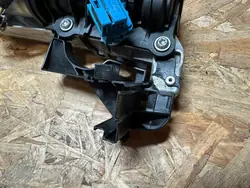 Mercedes kofferbaktrekker OEM A0999064703 - Gebruikt OE-onderdeel