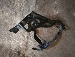 OEM PP204626044 Strålkastarfäste Vänster Fram Begagnad