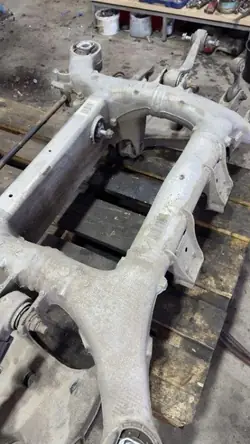BMW Bakvagnsbalk OEM 6799103 - Begagnad