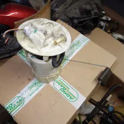 Brandstofpomp Drijver Renault Scenic I 2.0 16V OEM 8200146092A