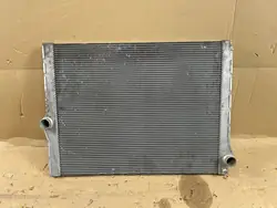 BMW M5 F10 M6 F06 F12 F13 M-POWER Vattensradiator OEM 7570095