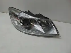 Phare avant droit Skoda Octavia II Xenon 1Z1941016G