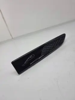 Jaguar F-Pace oikea puoli ilmanotto OEM MK83280B10BC