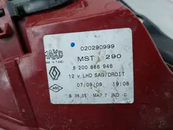 Feu Arrière Droit Renault Clio III FL Hatchback 8200886946