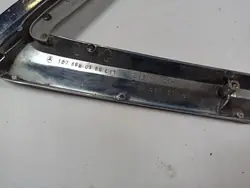 Krom fönsterram vänster bak OEM 1076980189