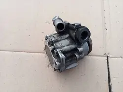 Ohjaustehostimen pumppu VW Transporter T4 2.5 TDI OEM 121212