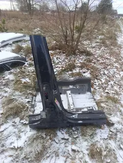 Höger pelare Opel Astra J - OEM słupek prawy Opel Astra J
