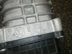 Suporte compressor suspensão VW OEM 03C145501E