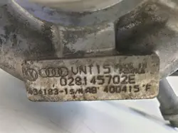 VW Sharan 1.9 TDI Turboahtaja 028145702E