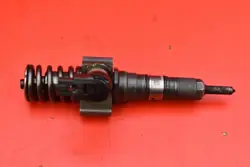 Ruiskutuspumppu OEM 03G130073T VW Passat B6 2.0 TDI:lle