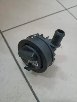 Bomba auxiliar de refrigerante Jeep Wrangler JL 4XE OEM 68617741AA