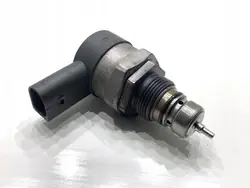 Regulador Presión Combustible OEM 057130764AB VW Golf VII
