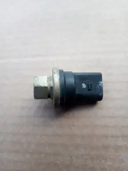 Ilmastointipaineanturi OEM 8Z0959126 Audi A4 B6 B7:lle