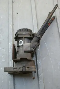 Renault OE 5010260033 Brake Main Valve