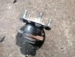 Rolamento roda traseira esquerda OEM 52730C1100 - Usado