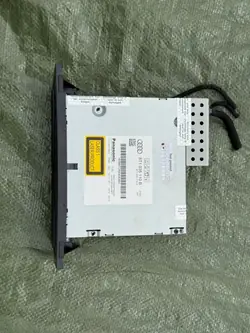 Audi A5 8T A4 B8 CD-vaihtaja OEM 8T1035110B