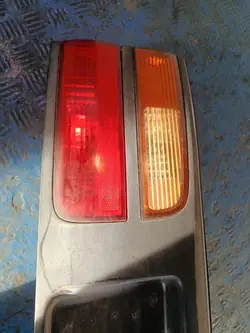 Bordure Arrière Renault Laguna I Liftback OEM 7700420119