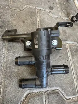 Soupape d'eau Ford MU5A-8C505-AB pour Custom MK2