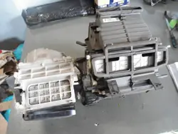 Boîtier de radiateur avec moteur OEM G35 123