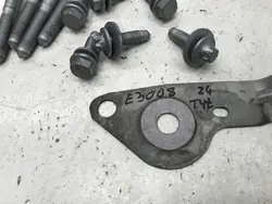 Parafusos Suspensão Traseira E-3008 - Peças OEM Usadas