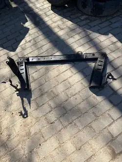 Support radiateur OEM 357105K pour Renault Kangoo II