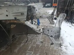 Suzuki SX4 S-Cross 13-16 Höger framlängsbalk OEM FLS17297