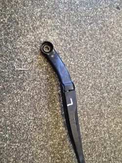 Balais d'essuie-glace avant OEM 68145473AB Chrysler 300M