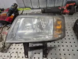 Volkswagen Transporter - Caravelle T5 Farol Dianteiro Esquerdo