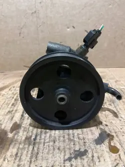 Pompe hydraulique Ford OE 4M51-3A696-AD d'occasion