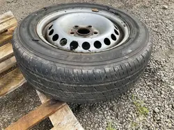 VW OEM 7H8601027D Fram höger stötdämparmontering
