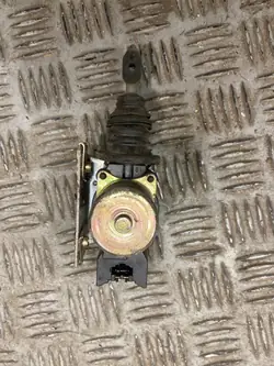 Atuador de Fecho de Porta Bagagem Mitsubishi Pajero 2 OEM
