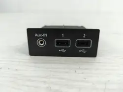 Renault Arkana AUX/USB-pistorasia OEM 280231553R