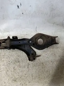 Bakre fäste Hyundai IX35 1.7L Diesel 2015 554103U800