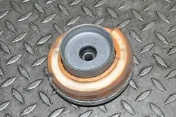 Bakre höger stötdämparfäste OEM 2284455 BMW 5 F10