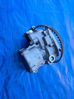 Oljepump VW Audi Skoda 2.0 TDI OEM 04L145208T
