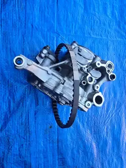Ölpumpe VW Audi Skoda 2.0 TDI OEM 04L145208T