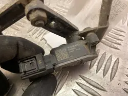 Capteur de niveau suspension arrière Volvo XC90 2017 OEM 31360331