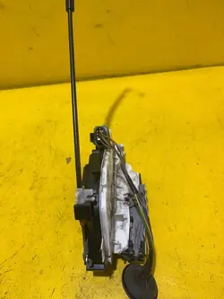 Vänster framdörrslås Skoda Superb B6 2012 5N1837015D