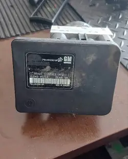 ABS-pumppu OEM 807 Opel Astra IV J:lle - Käytetty