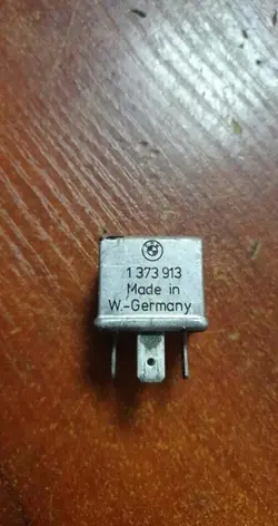Steuergerät BMW 3 E30 OEM 1373913 - Gebraucht