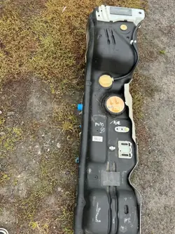 Réservoir Renault OE 8200947537 - État Utilisé