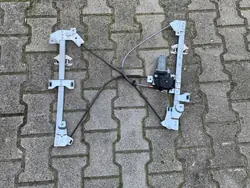 Motor de vidro elétrico dianteiro direito PEUGEOT PARTNER 130821762