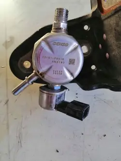 Hochdruckkraftstoffpumpe Toyota Highlander 2021 OEM 23101F0010