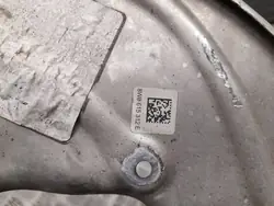 Audi OE 8W0615312E Fram bromssköld höger sida