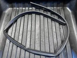 Vedação da tampa do motor Land Rover Discovery 5 OEM HY3216C834AA