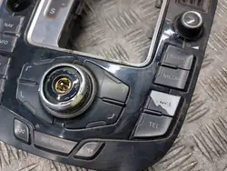 Belüftungs- + Radiopanel Audi Q5 2009