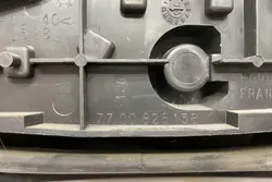 Luz trasera derecha RENAULT MEGANE I 7700828138