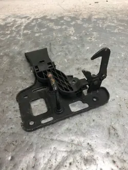 Audi Q5 Motorhuvelås OEM 8R0823480A - Begagnad