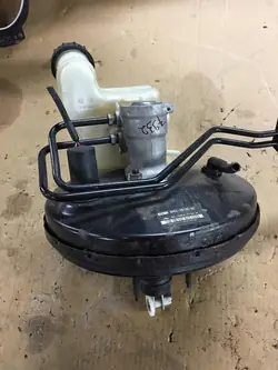 VOLVO C30 SERVO 6N51-2B195-DD