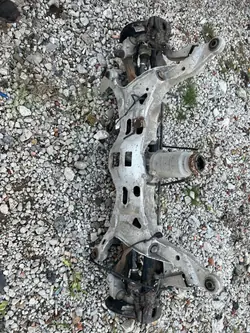 OEM 09200153 Bakaxelbalk för Volvo S60/XC70 4x4